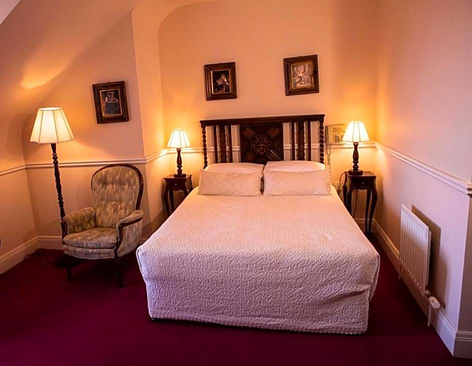 Kilcooly's Country House Hotel