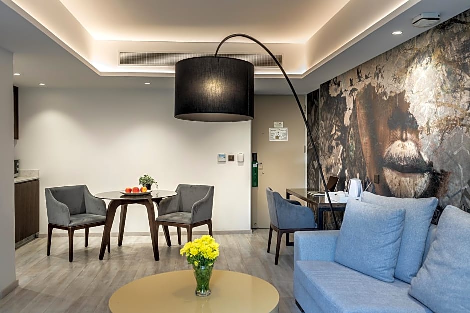 Almond Business Hotel