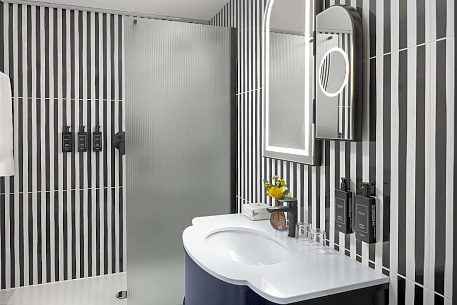 Anglo American Hotel Florence, Curio Collection by Hilton