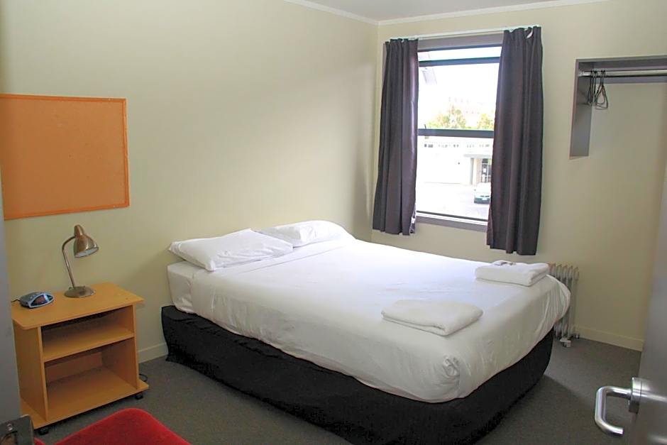 Photo 1 of 7 of 1 Bedroom Apartment