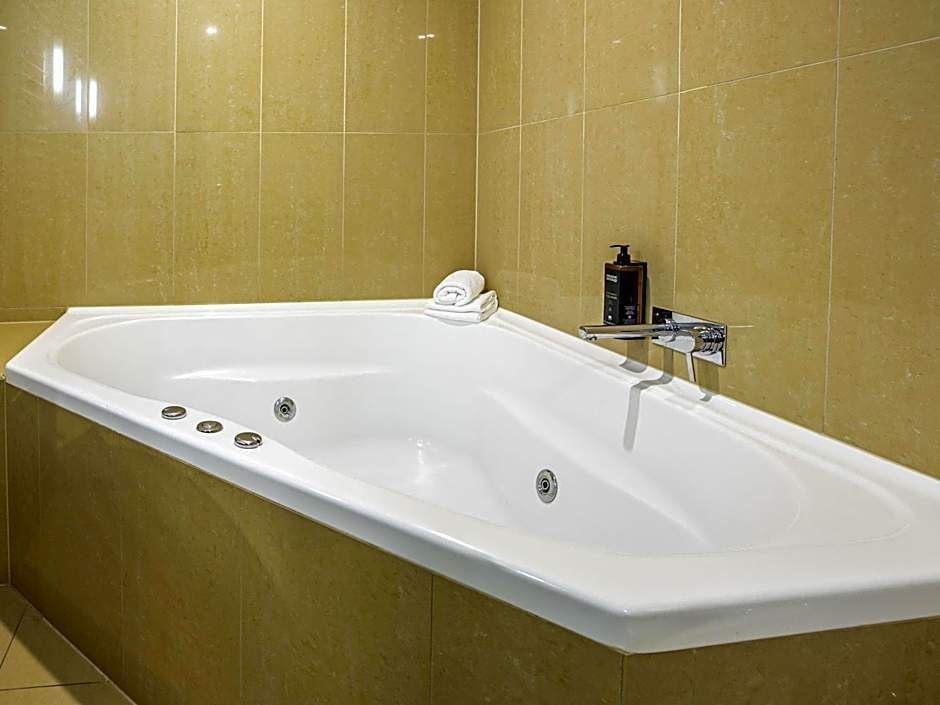 Mercure Sydney Liverpool Hotel