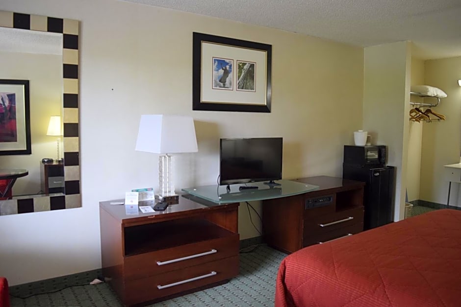 Landmark Inn