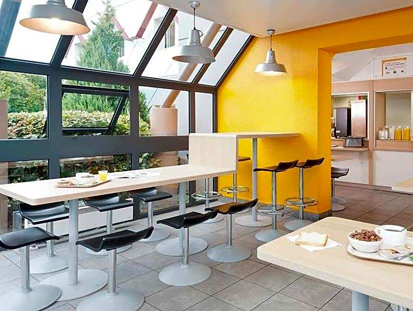 ibis budget Clermont-Ferrand Le Brézet Airport