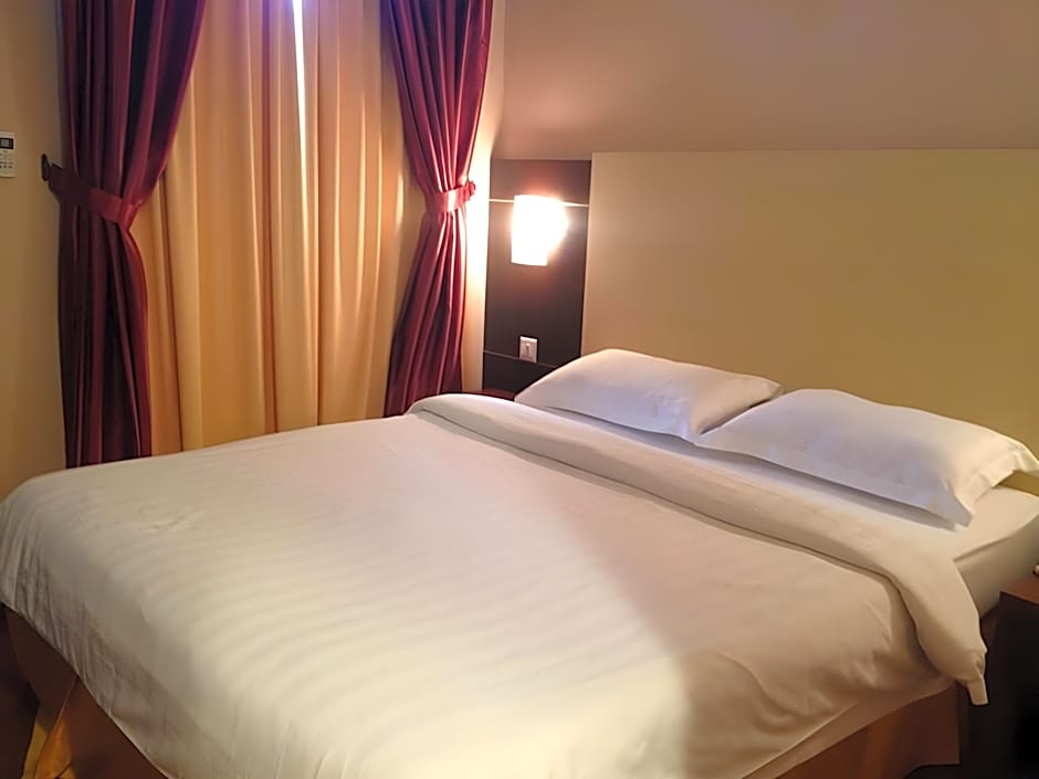 1 City Hotel