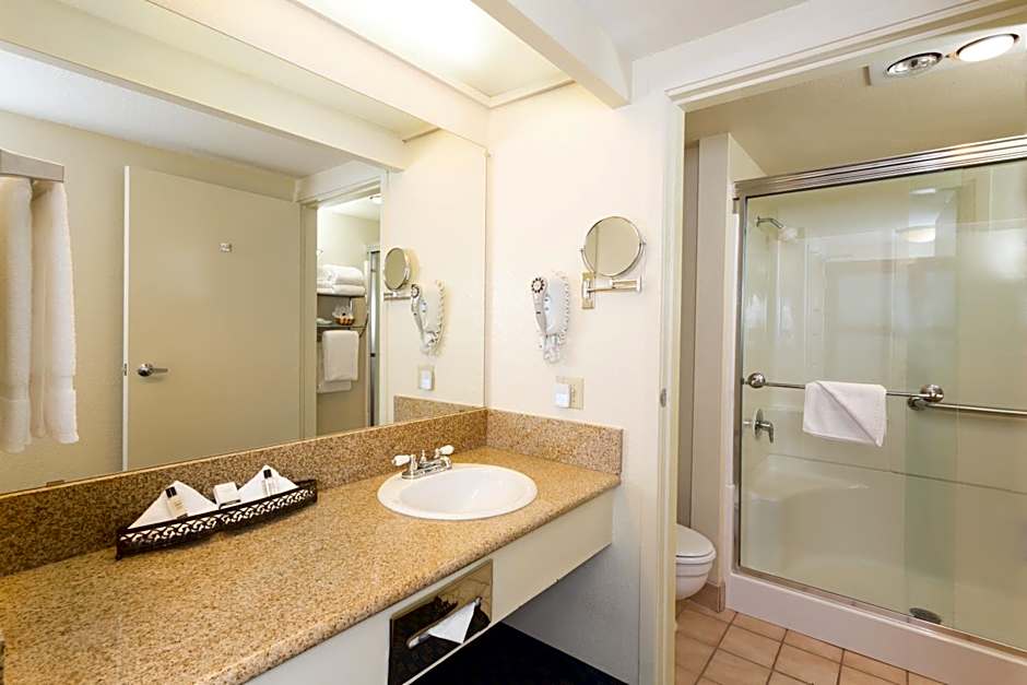 The Marina Inn on San Francisco Bay