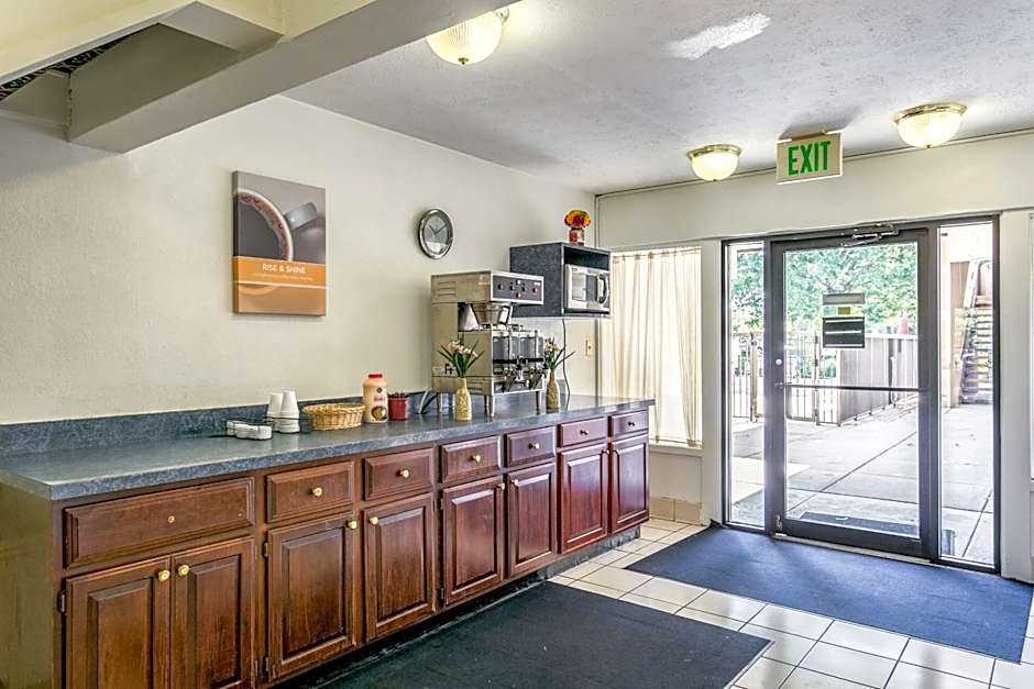 Americas Best Value Inn Edgewood