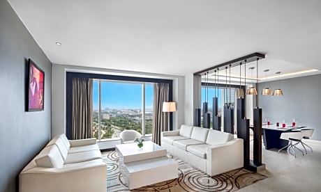 1 King Bed Presidential Suite City View