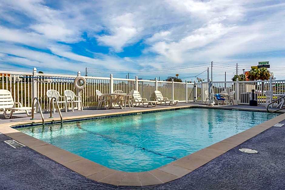 Sleep Inn & Suites Brunswick North