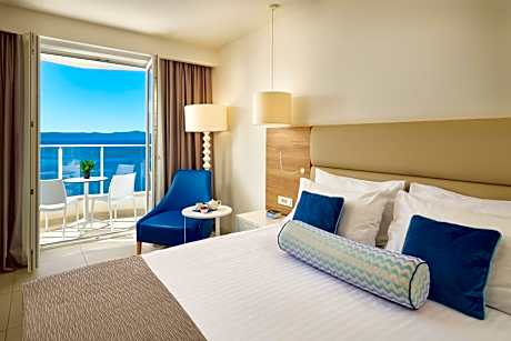 Standard Double Room with Balcony and Sea View