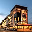 Avenue Hotel