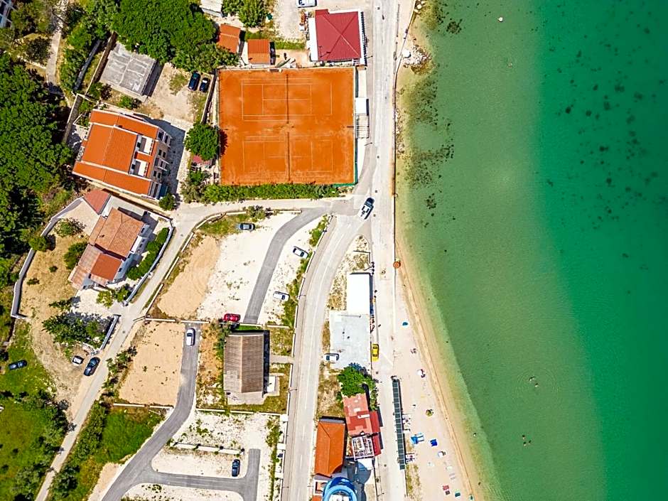 Apartmani Curic beachfront by Pag tours