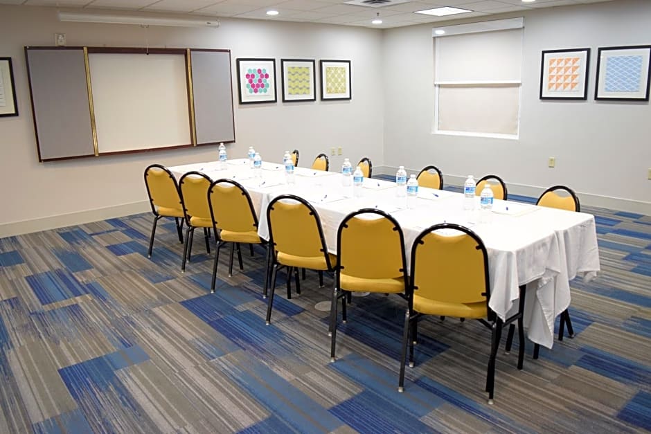 Holiday Inn Express Hotel & Suites Pensacola West I-10 By IHG