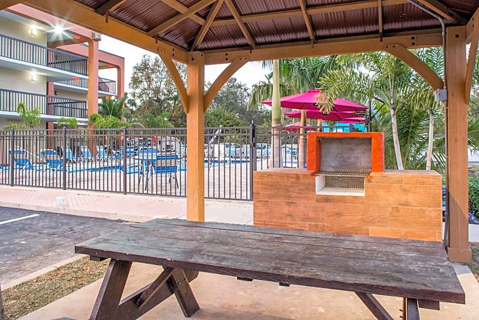 Days Inn by Wyndham Sarasota Bay