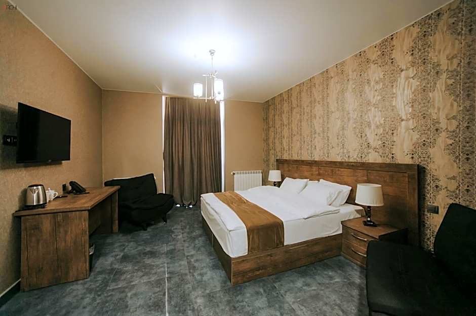 Photo 1 of 6 of Suite