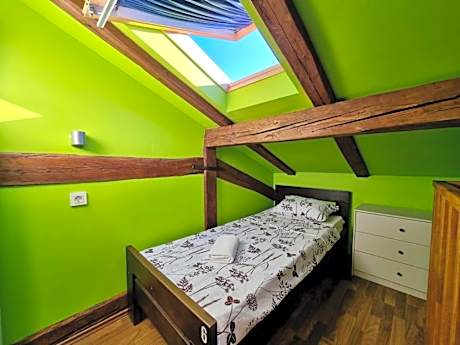 Bed in 6-Bed Mixed Dormitory Room