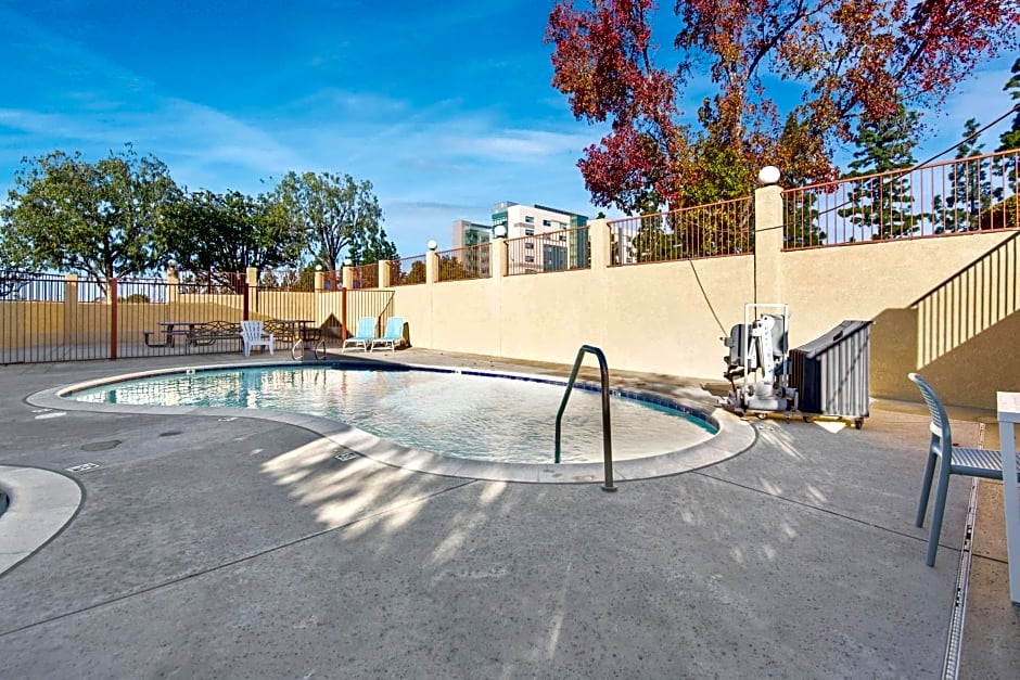 SureStay Hotel by Best Western Fontana – Fontana, CA