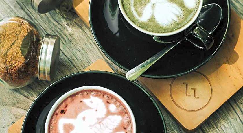 Lovina life Room & Cafe