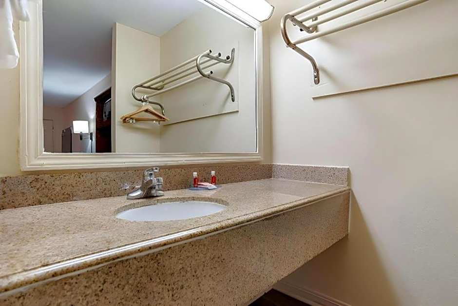 Econo Lodge Pearl - Jackson