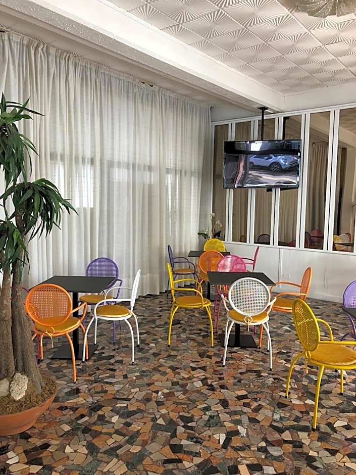 Hotel Marlisa Pier