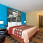 Super 8 by Wyndham Rochester Mayo Clinic Area