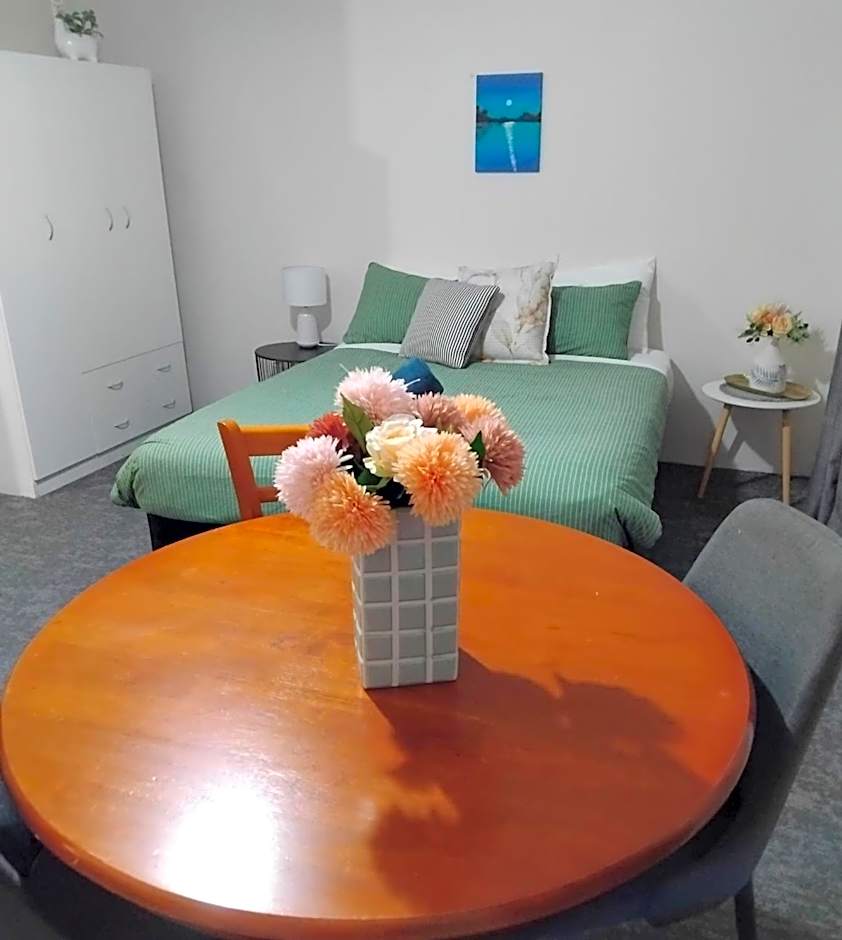 Lakeside Lodge Motel