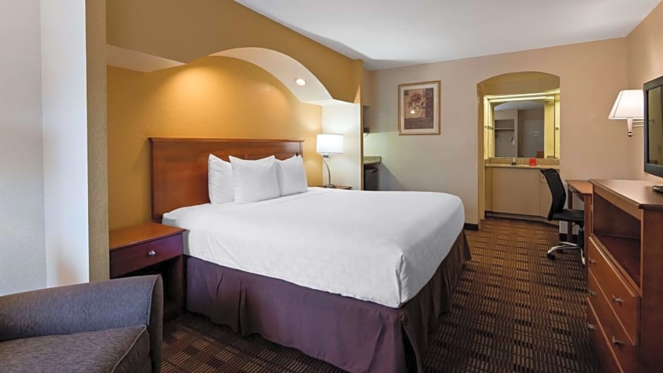 Sure Stay Hotel by Best Western East Brunswick Inn