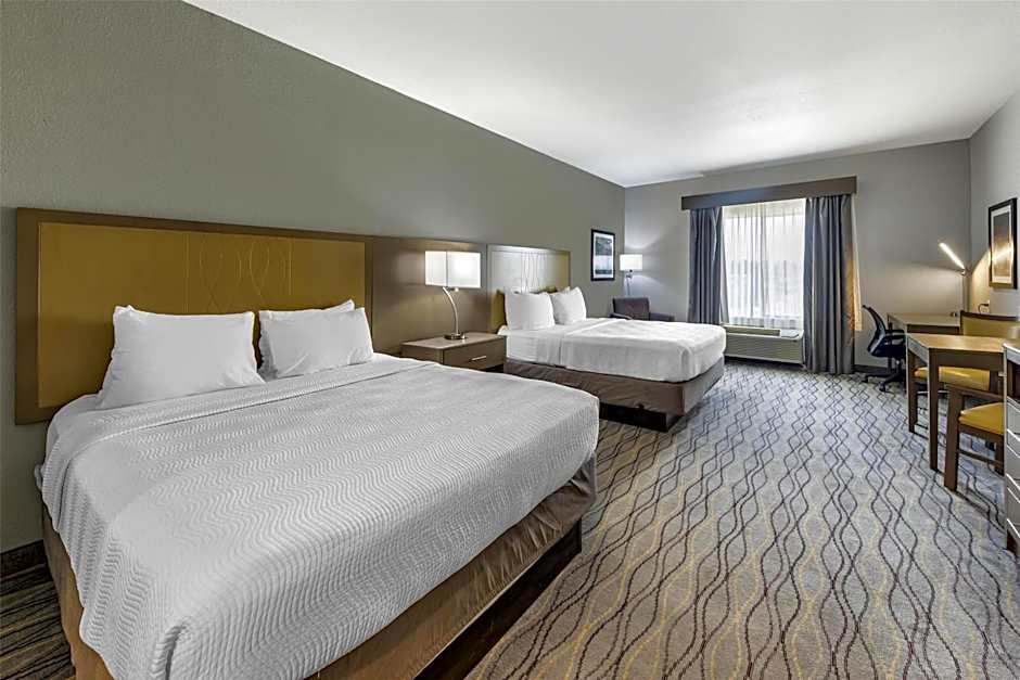 Photo 1 of 4 of 2 Queen Beds, Accessible