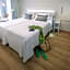 Monica Hotel