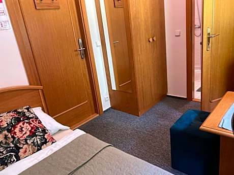 Standard Single Room with Shower