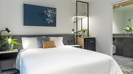 Executive Hotel Room - No Housekeeping