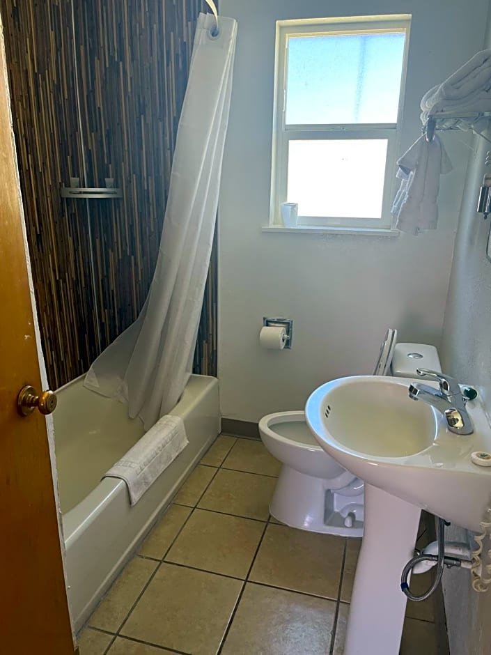 Valley Motel – Alamosa, CO