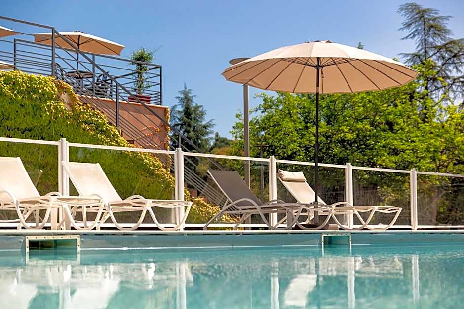 Hôtel & Résidence Lou Paradou Gréoux Les Bains