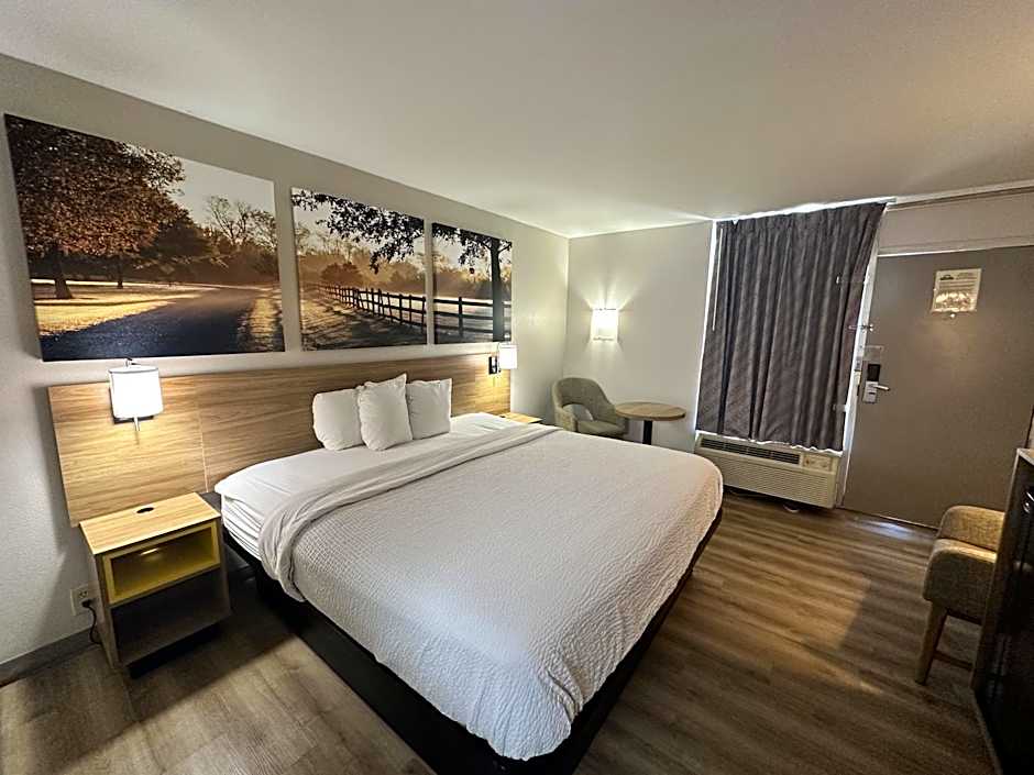 Days Inn by Wyndham Adel