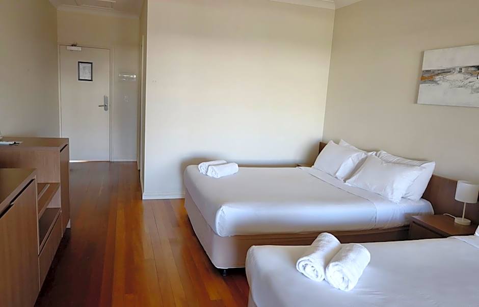 The Australian Hotel Motel