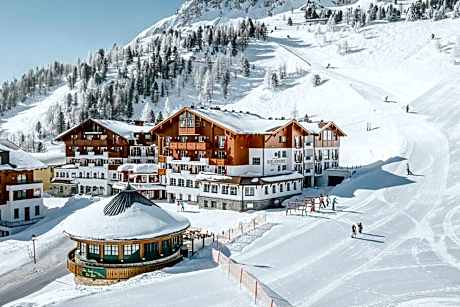 Superior Hotel Schneider Ski-in & Ski-out