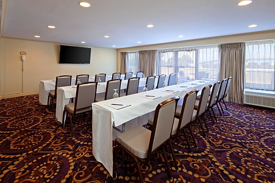 DoubleTree by Hilton New Orleans Airport