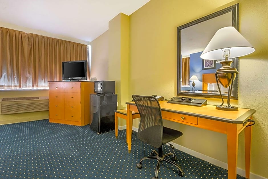 Days Inn & Suites by Wyndham Lebanon PA