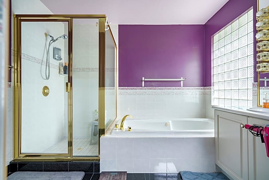 Fraser River Richmond Bed and Breakfast