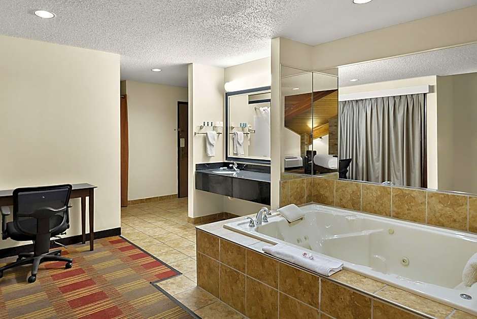 Best Western Lakewood Inn