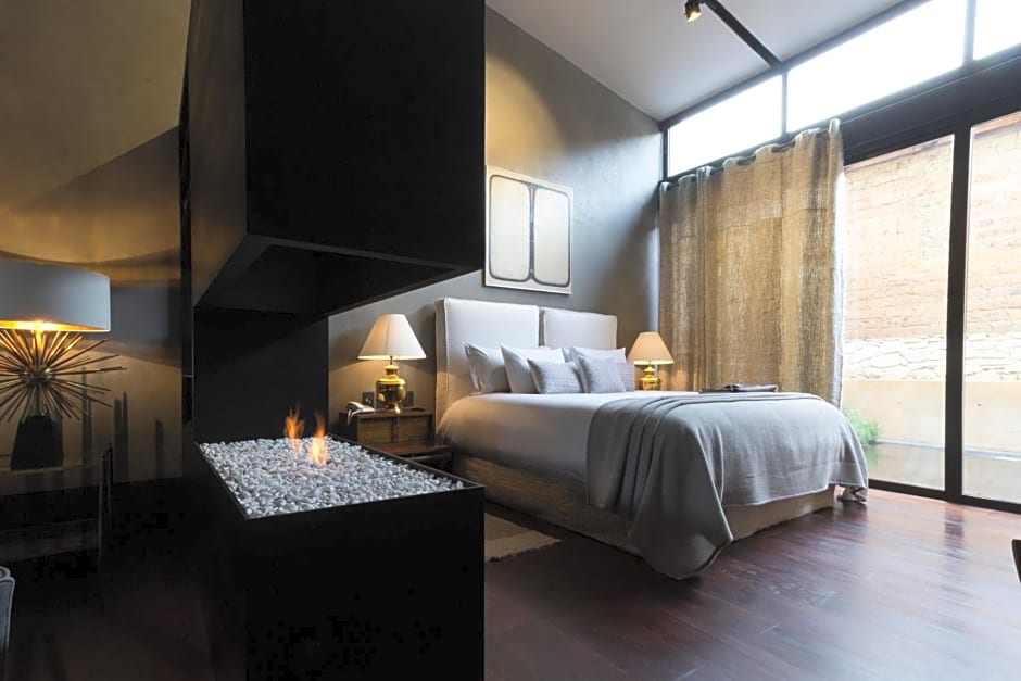 Uvence Arte + Hotel