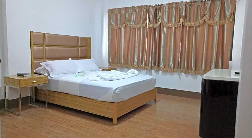 Meaco Royal Hotel Anilao