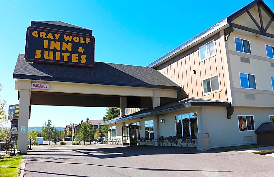 Gray Wolf Inn & Suites