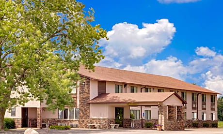 Super 8 by Wyndham Chariton