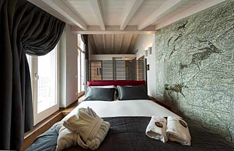 Suite with Mountain View