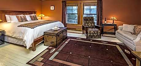 Family Room with Garden View