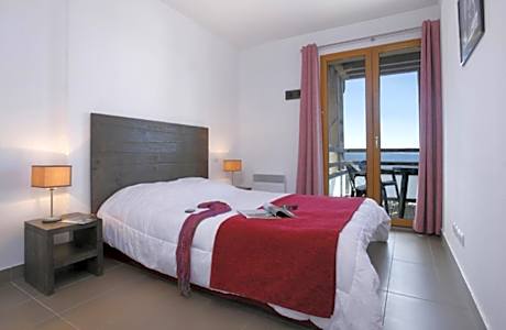 Comfort One-Bedroom Apartment (4 Adults)