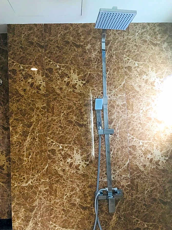 The Green View Hotel