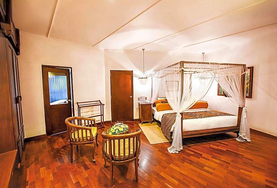 Tangerine Beach Hotel