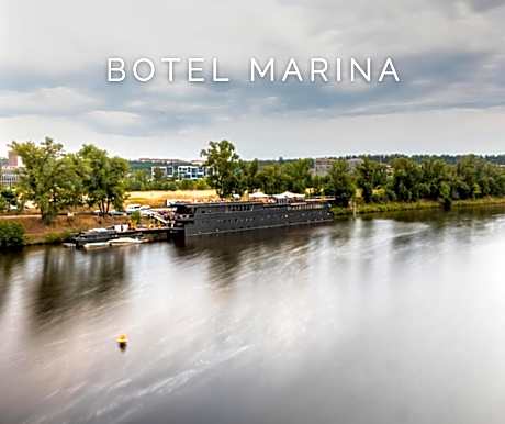 Botel Marina