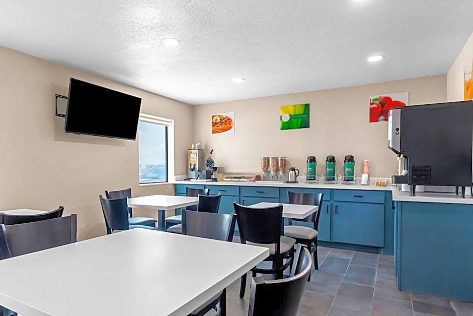 Quality Inn & Suites Port Lavaca near Lighthouse Beach